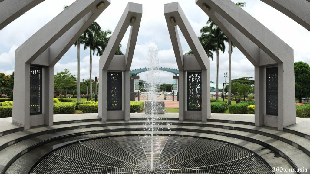 The Sarawak Fountain features seven granite pillars arrange in a circle with water fountain at the center