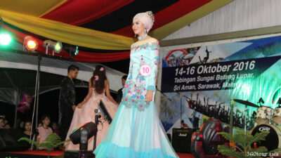 Contestant 10 with costume play from persona of Princess Elsa from Frozen.