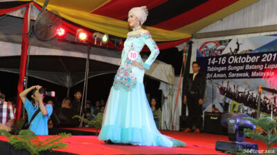 Princess Elsa posing on stage.