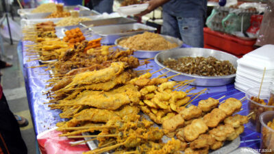 Tasty deep fried delicacies from fried chicken wings, fried nuggets and fried balls. 