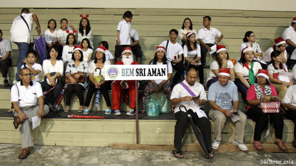 The Santa Claus had arrived at the BEM Sri Aman team.