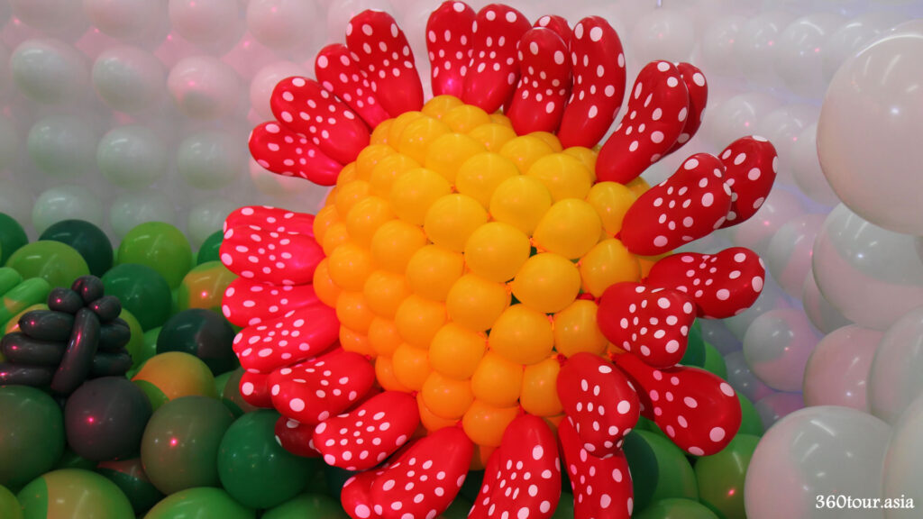 Huge Flower Balloon Sculpture with similarity to Borneo Rafflesia Flower