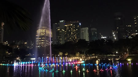 吉隆坡阳光广场Suria KLCC音乐喷泉灯光秀