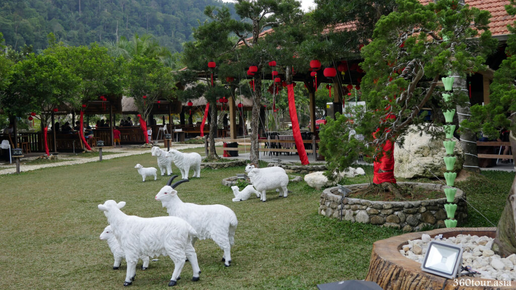 There is many sheep statue around the restaurant