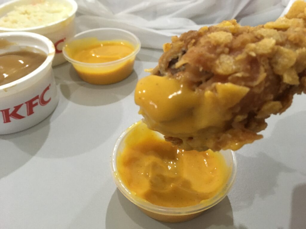 Tasty KFC Nacho Cheezy Crunch with Jalapeno Cheese Sauce 360Tour.Asia