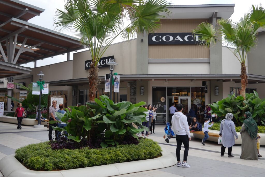 The Genting Premium Outlet outdoors and plazas