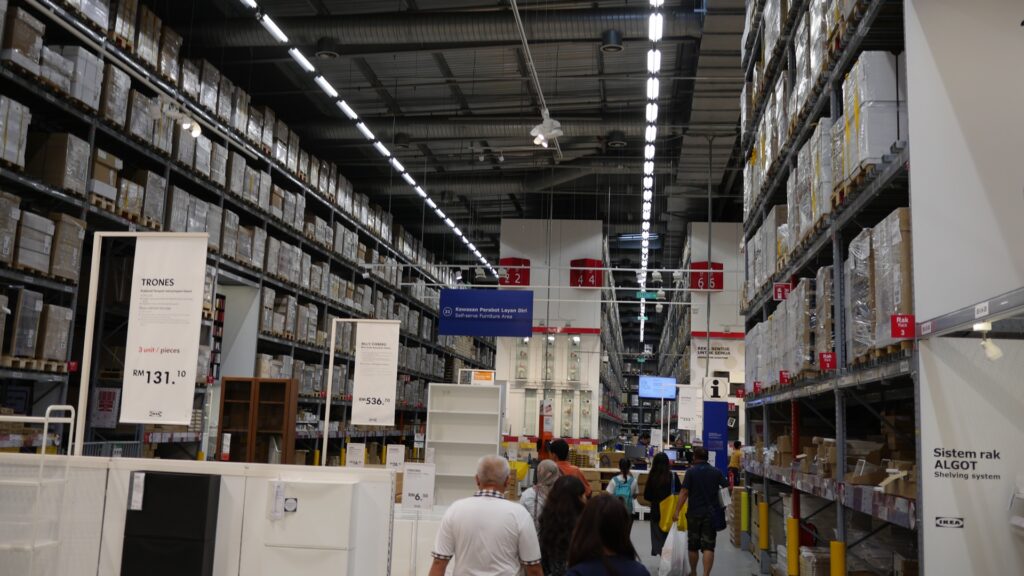 huge warehouse for all Do It Yourself furniture