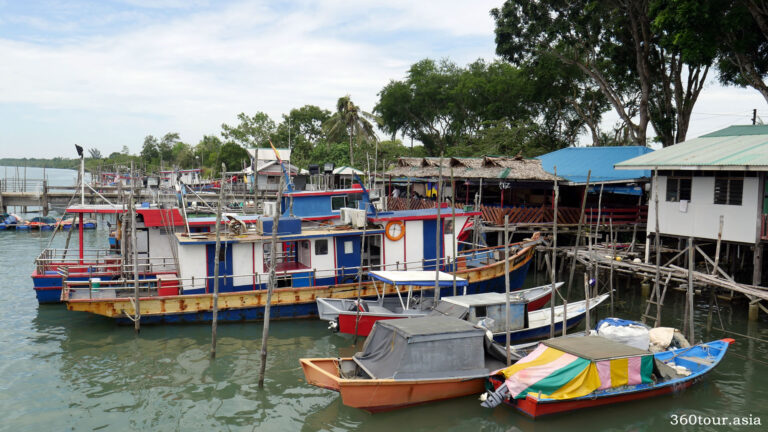 Kampung Telaga Air – A fishing village and waterfront at Matang ...