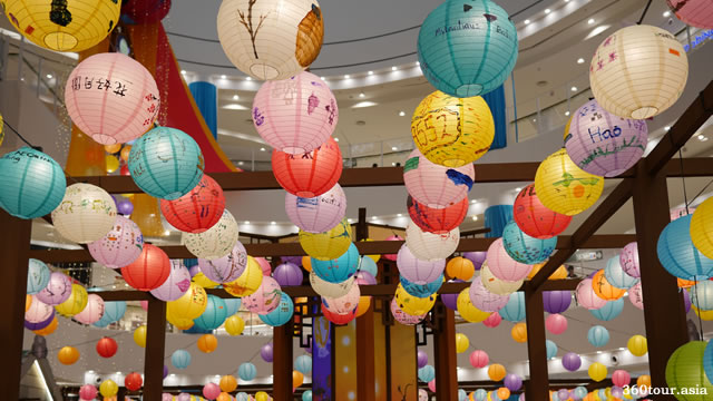 古晋AEON购物中心的中秋节装饰