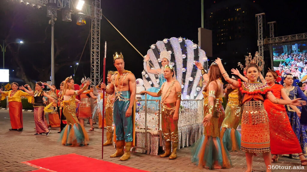 The mermaids and merman escorting the Pearl that symbolize the Kuching City Pearl Jubilee celebration