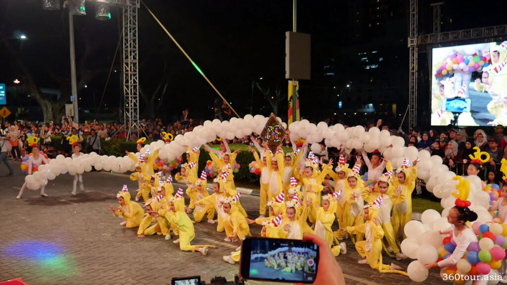 Cat dance by KBS Cultural and Dance Troupe