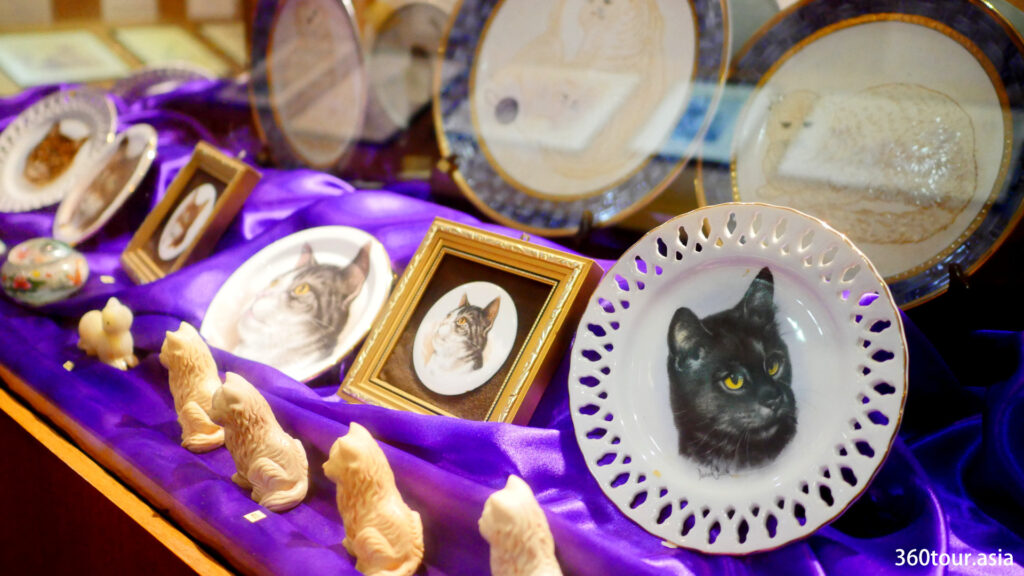 The Ornamental Plates with Cat Paintings.