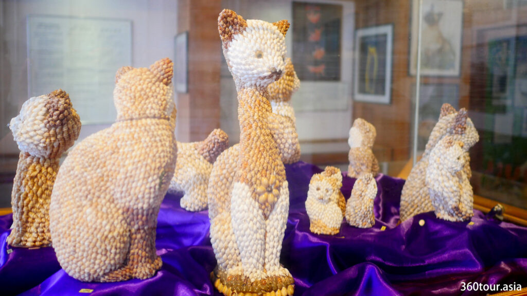 The Cat Statue made out of Seashells.