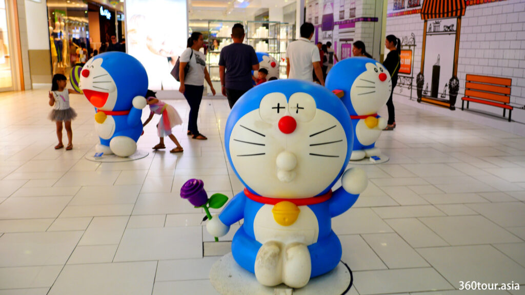 The Doraemon statues around the mall where people can take memorable photos.
