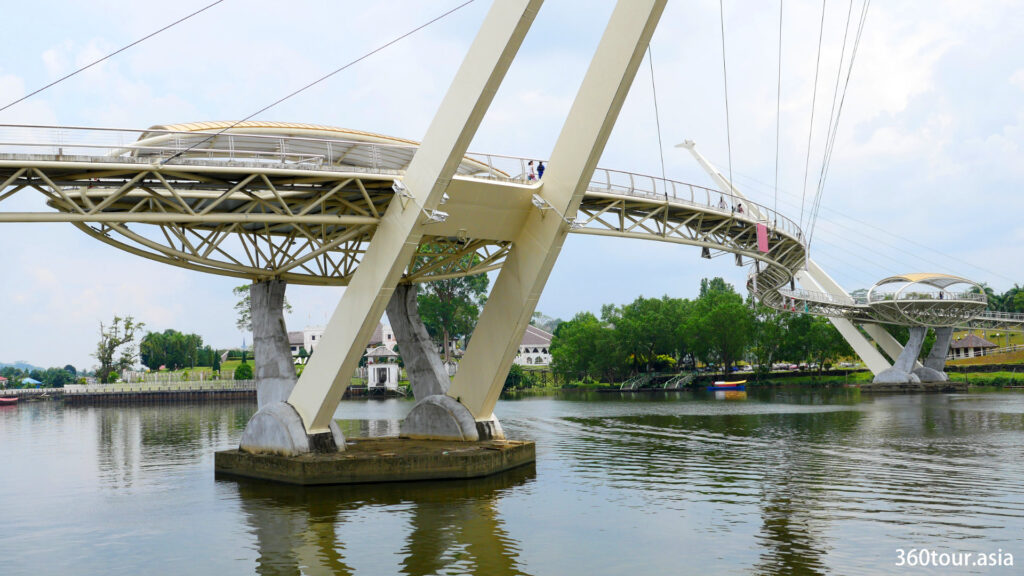 The S shaped bridge 
