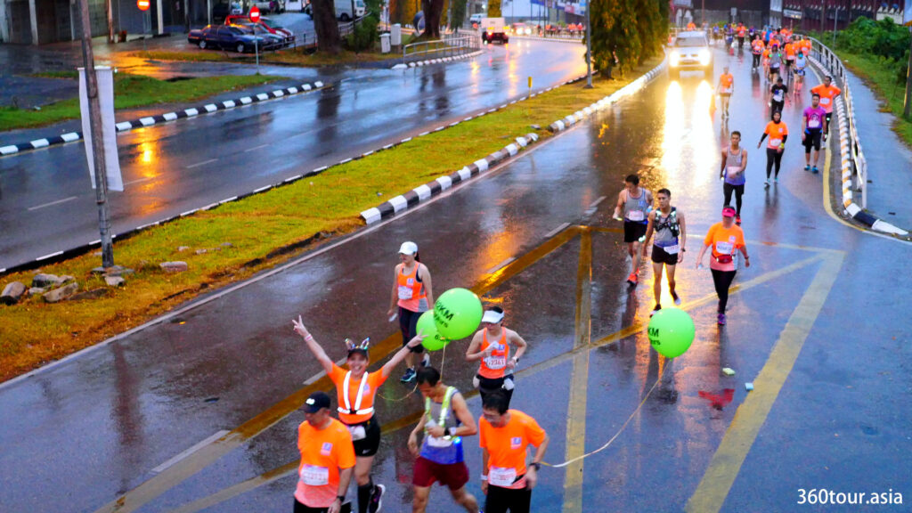 Marathon runners at Kuching City center.