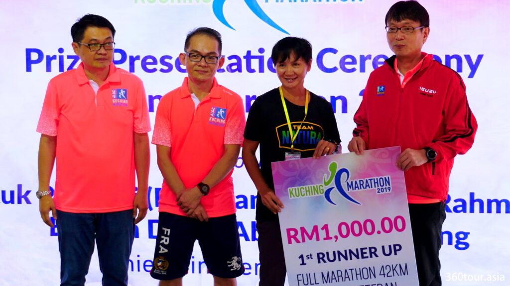 The Full Marathon 42KM Women Veteran 1st Runner Up.