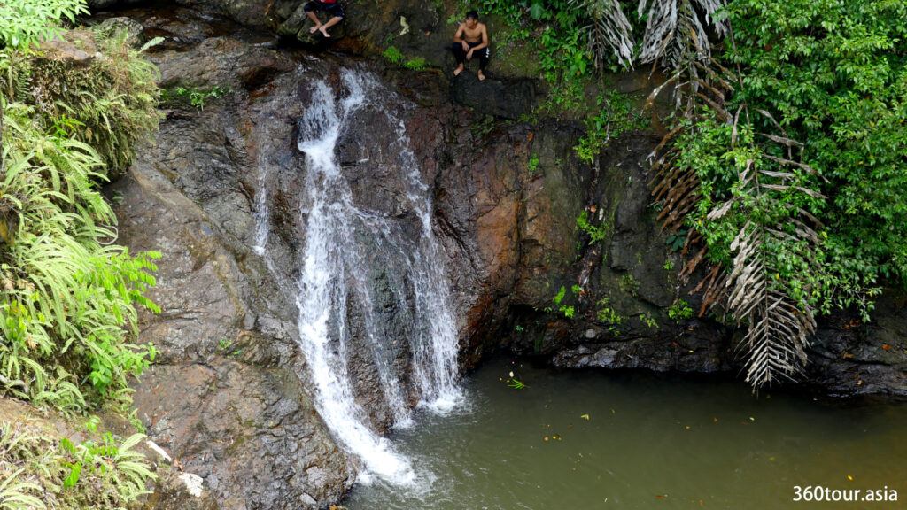 Ranchan休闲公园的主要瀑布。