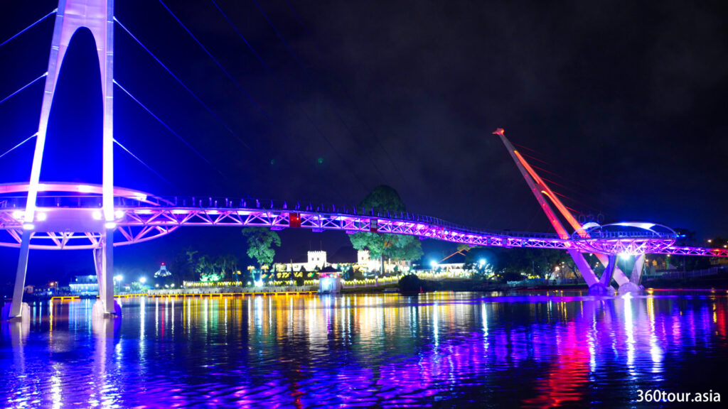 Darul Hana Bridge light show