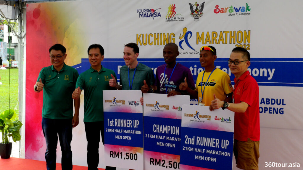 21KM半程馬拉松男子公開組的冠軍、第一名和第二名