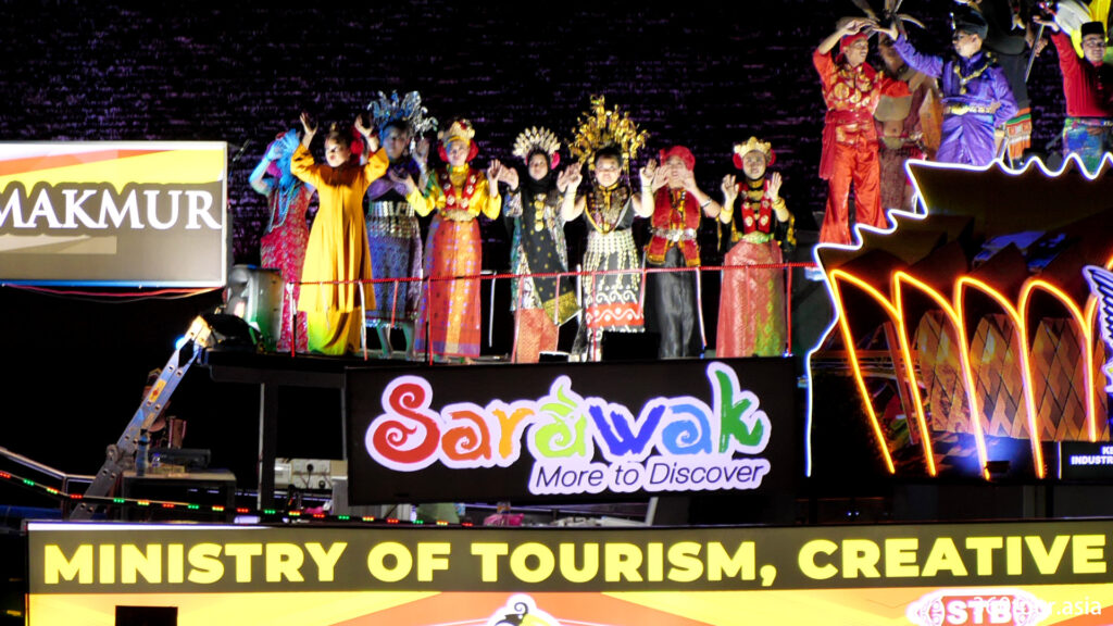 Decorated boat from Ministry of Tourism, Creative Industry and Performing Arts Sarawak.