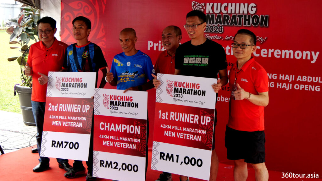 The Champion, 1st runner up and 2nd runner up of the 42KM Full Marathon Men Veteran category.
