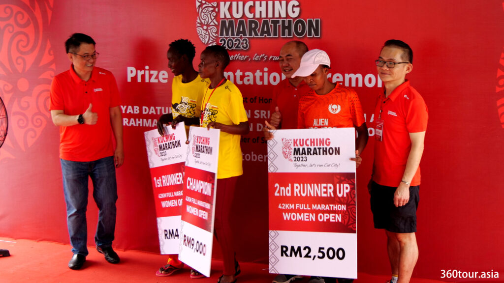 The Champion, 1st runner up and 2nd runner up for the full marathon women open category.