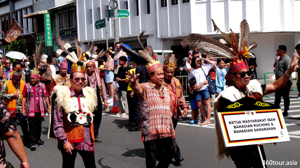 The Iban community leaders of Kuching and Samarahan contingent in the parade.